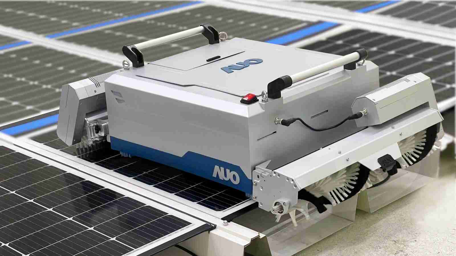 传奇国际致力EPC场域技术升级，，，，导入清洁机器人搭配传感器与AI数据分析，，，大幅减少维运成本